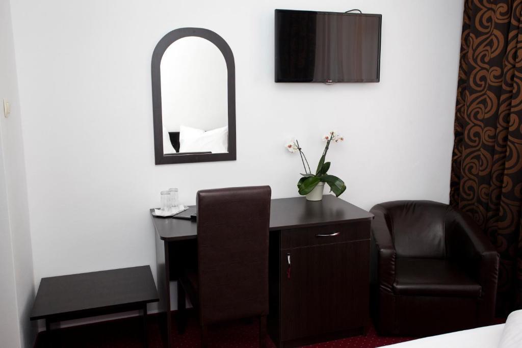 Hotel Terra Oradea Værelse billede